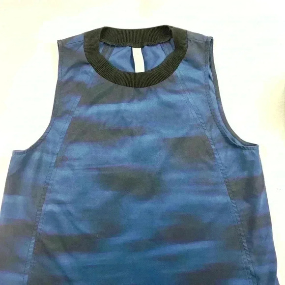 Athleta Navy Zephyr Print Blur Camo Sleeveless Crew Neck Athletic Tank Size XXS - Picture 6 of 15